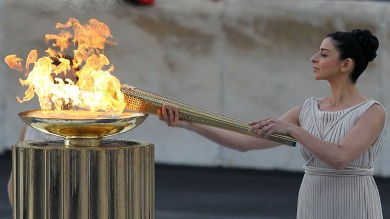 Τόκιο 2020: Προσπάθησε με νεροπίστολο να σβήσει την Ολυμπιακή φλόγα!