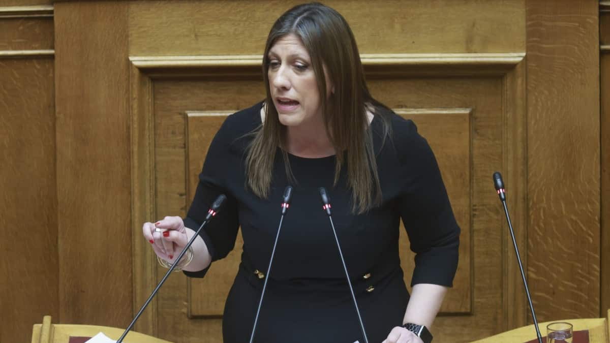 Πρόταση μομφής: Πώς η Ζωή Κωνσταντοπούλου κατάφερε να προκαλέσει διακοπή στη συζήτηση της Βουλής - Θέλει να μιλήσει πριν τον Μητσοτάκη (Live)
