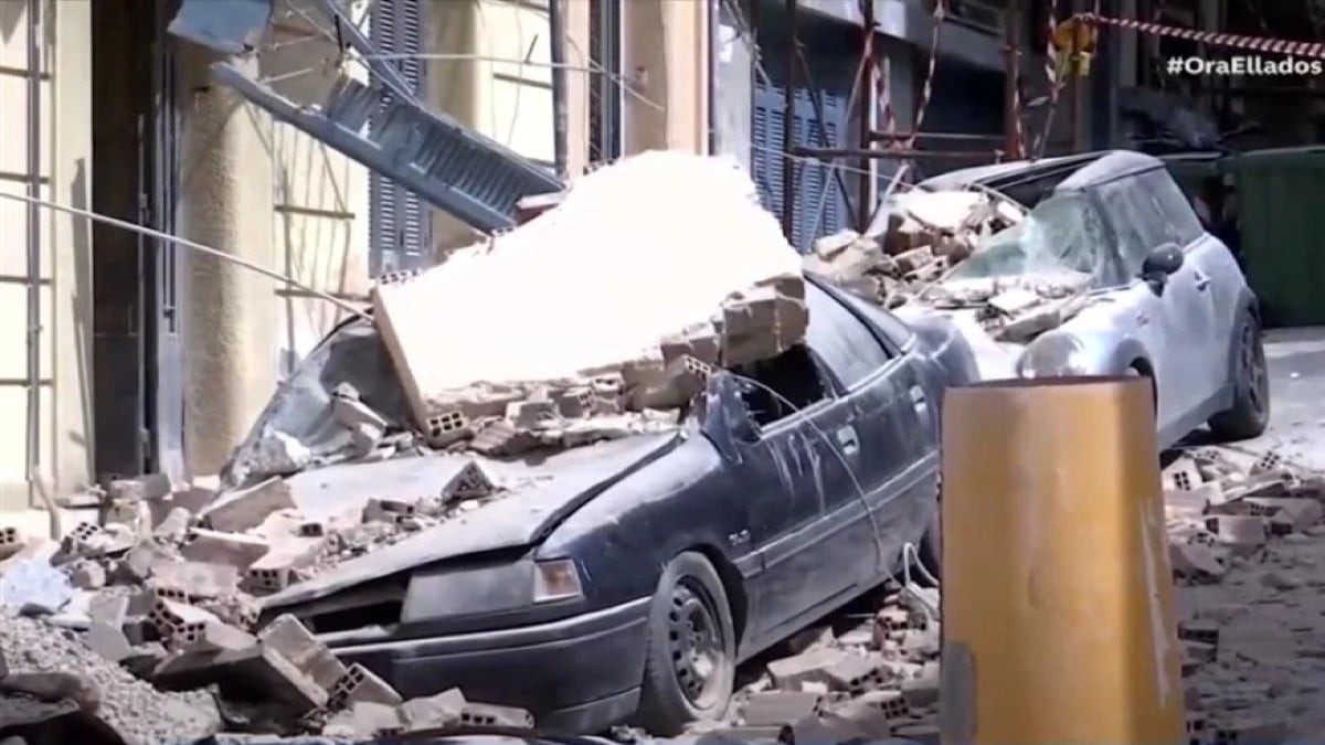 Πασαλιμάνι: Συγκλονιστικό βίντεο από τις πρώτες στιγμές μετά την κατάρρευση του κτιρίου - «Πέθανε, πέθανε...»