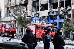 Έκρηξη στη Συγγρού: Παλιά όπλα και 1.400 φυσίγγια στο σπίτι του 78χρονου (video)