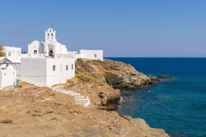 Γραφικό, πανέμορφο και οικονομικό: Αυτό είναι το νησί του Αιγαίου που αποτελεί hot καλοκαιρινό προορισμό!