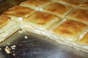 Συνταγή που γνωρίζουν ελάχιστοι: Η ξεχωριστή τυρόπιτα της Μακεδονίτισσας γιαγιάς