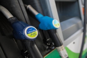 Καταγγελία σοκ για Fuel Pass: Ξοδεύουν το επίδομα βενζίνης σε μαγαζιά και σούπερ μάρκετ (video)