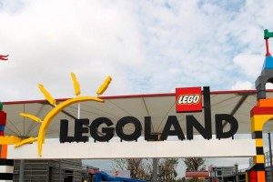 Πανικός σε λούνα παρκ στη Γερμανία: Συγκρούστηκαν δύο τρενάκια - Δεκάδες τραυματίες στη «Legoland»