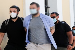 Προφυλακιστέος ο «εισβολέας» του Εφετείου μετά την απολογία του! Οδηγήθηκε στο ψυχιατρείο - Τι ισχυρίστηκε για το 1,5 εκατ. ευρώ ο δράστης (Video)