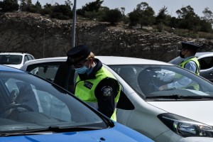 Ασυνείδητη μητέρα στην Κρήτη μέθυσε και οδηγούσε με 3 παιδιά στο αυτοκίνητο - Ο 12χρονος γιος της ειδοποίησε και την συνέλαβαν