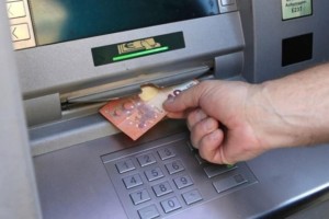 Η άγνωστη απάτη στα ATM: Αυτό είναι το νέο κόλπο για να σας ξαφρίζουν...στο λεπτό