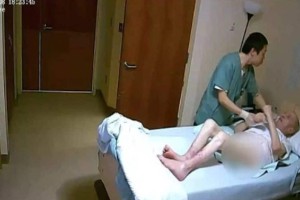 Κρυφή κάμερα κατέγραψε νοσοκόμο να βασανίζει 89χρονο παππού με άνοια! Προκαλεί τρόμο το βίντεο