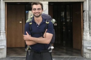 Γαλλία: «Έδρασα ενστικτωδώς, δε βρέθηκα τυχαία εκεί...» λέει ο 24χρονος «ήρωας με το σακίδιο» - Ποιος είναι ο Ανρί που έσωσε τα παιδάκια στο πάρκο (video)