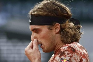 Roland Garros: Παράδοση άνευ όρων για τον Τσιτσιπά - Ηττήθηκε 3-0 από τον Αλκαράθ και αποχαιρέτησε στους «8» (videos)