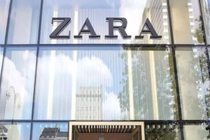Σικάτα για όλες τις ώρες: Τα καφέ φλατ σανδάλια από τα ZARA με 49,95 ευρώ που θα απογειώσουν τα καλοκαιρινά outfits σας 