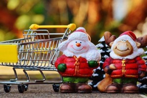 Καλάθι Χριστουγέννων: Πότε ξεκινά και ποια προϊόντα θα περιέχει - Τι να προσέξουν οι καταναλωτές (video)