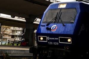 Εγκληματική αμέλεια έναν χρόνο μετά τα Τέμπη: Παραλίγο τραγωδία στην Ημαθία - Τρένο πέρασε από διάβαση με ανεβασμένες μπάρες (Βίντεο ντοκουμέντο)