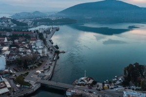 Χαλκίδα: Νεαρός έπεσε από τη γέφυρα - Ποια είναι η κατάσταση της υγείας του