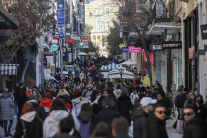 Δώρο Πάσχα: Πόσο θα αυξηθεί - Πώς θα το υπολογίσετε (video)