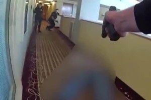 Βίντεο - σοκ : Η στιγμή που αστυνομικοί σκοτώνουν παιδόφιλο – Ήταν έτοιμος να συναντήσει 2 ανήλικα κορίτσια σε ξενοδοχείο