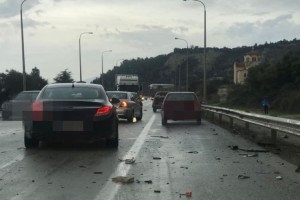 Συναγερμός στη Θεσσαλονίκη: Συγκρούστηκαν στρατιωτικό λεωφορείο, απορριματοφόρο και ΙΧ με αποτέλεσμα έναν τραυματία!