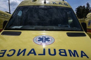 Τραγωδία στη Λάρισα: Νεκρή 54χρονη που έχασε τον έλεγχο του οχήματός της και καρφώθηκε σε δέντρο στον Αμπελώνα (video)