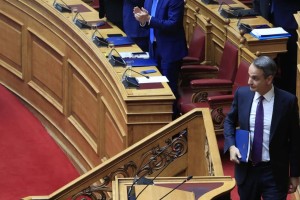 Σύγκρουση πολιτικών αρχηγών: Live η ομιλία Μητσοτάκη στη Βουλή για την ακρίβεια