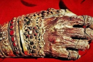 Σοκ και δέος: Βρέθηκε το δεξί χέρι του Αγίου Ιωάννη του Ρώσου