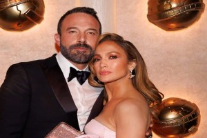 Jennifer Lopez- Ben Affleck: Αυξάνονται οι φήμες περί διαζυγίου - Με γυμνά χέρια κυκλοφορεί ο διάσημος ηθοποιός