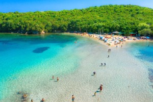 Καλοκαιρινή απόδραση στα Σύβοτα: Η εξωτική παραλία θα σας μαγέψει
