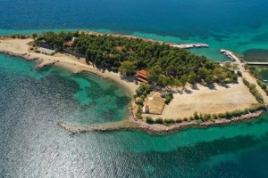 Διαμάντι αυτό το νησάκι: Βρίσκεται μόλις 2 ώρες μακριά από την Αθήνα και πας με τα πόδια