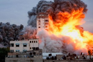 «Κόλαση» η Ράφα: Βομβαρδίζεται ξανά - Το τραγικό χτύπημα του Ισραήλ που προκάλεσε οργή