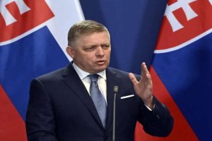 Θρίλερ στη Σλοβακία: Αναφορές για τραυματισμό του πρωθυπουργού Ρόμπερτ Φίτσο από πυροβολισμούς
