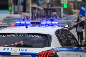 Σοκ στη Θεσσαλονίκη: Πυροβόλησαν από αυτοκίνητο άνδρα που έπεσε νεκρός στη μέση του δρόμου
