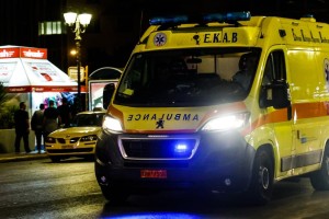 Θεσσαλονίκη: Καρέ καρέ η στιγμή που τζιπ συγκρούεται με μηχανή στο Πανόραμα - Ο αναβάτης έμεινε για 2 μέρες στη ΜΕΘ (video)