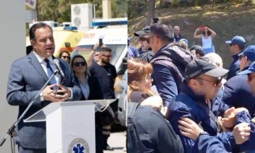 Άδωνις Γεωργιάδης: Ευθεία επίθεση σε υγειονομικούς που τον αποδοκίμαζαν - «Είστε ανθρωπάκια, ασήμαντα...» (video)