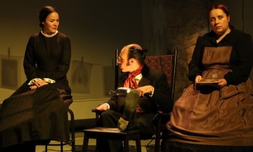 “Jane” στο Θέατρο Θησείον σε σκηνοθεσία Κατερίνας Μαυρογεώργη