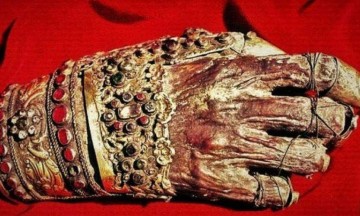 Σοκ και δέος: Βρέθηκε το δεξί χέρι του Αγίου Ιωάννη του Ρώσου