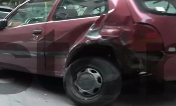 Κυψέλη: Μεθυσμένος οδηγός χτύπησε δεκάδες σταθμευμένα αυτοκίνητα - Το τζιπ ακινητοποιήθηκε μόλις έσκασαν τα λάστιχα