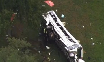 Τραγωδία στις ΗΠΑ: Τουλάχιστον 8 νεκροί σε τροχαίο με λεωφορείο στη Φλόριντα (video)