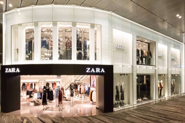 ZARA: Η τσάντα shopper που κοστίζει κάτω από 10 ευρώ