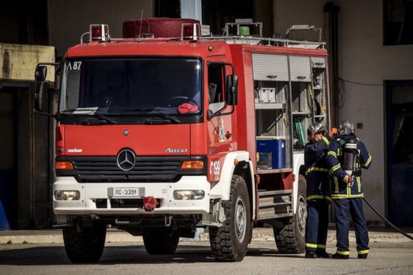 Συναγερμός στη Θεσσαλονίκη: Φωτιά ξέσπασε απέναντι από το νοσοκομείο Θεαγένειο