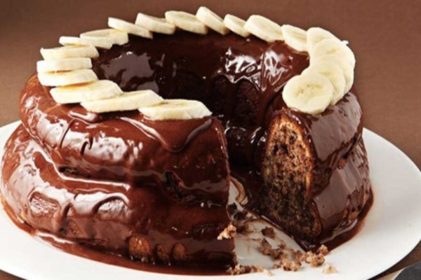 Λαχταριστό σοκολατένιο κέικ με μπανάνες