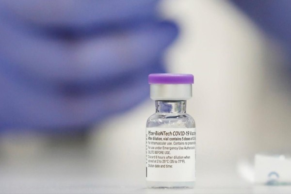 Κορωνοϊός: Στην ίδια ομάδα Pfizer-Novartis για την συμπαραγωγή εμβολίου
