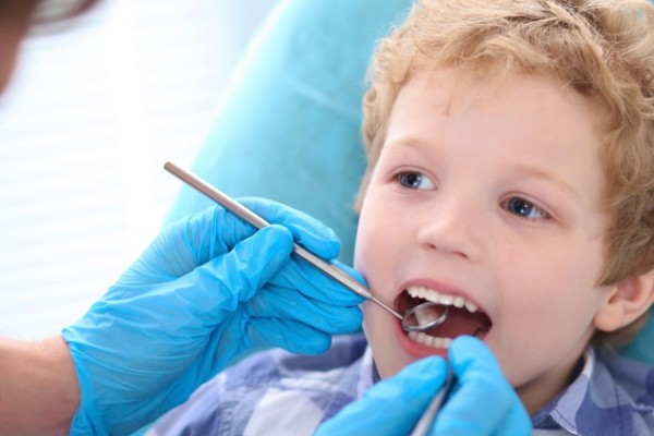 Πρόληψη και καθαρισμός για υγιή και γερά δόντια