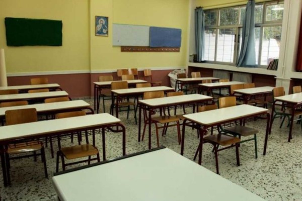 Κορωνοϊός: Αποφασίζουν οι ειδικοί για Γυμνάσια-Λύκεια - Πότε θα ανοίξει η εστίαση