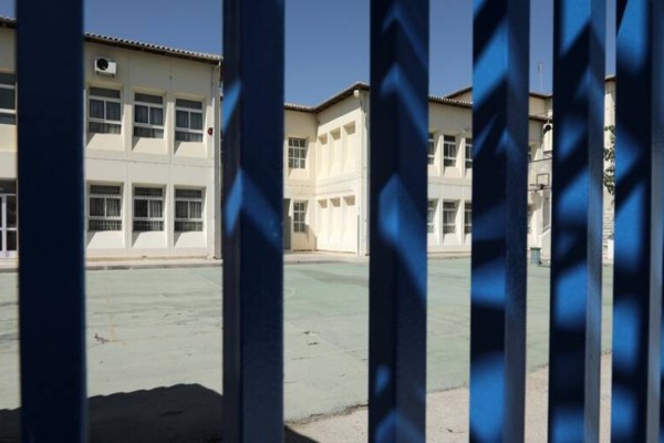 Lockdown: Πότε αναμένεται να παρθούν οι αποφάσεις για το λιανεμπόριο και τα σχολεία