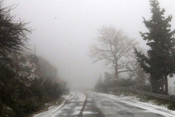 Διακοπή κυκλοφορίας στην Πάρνηθα λόγω ομίχλης