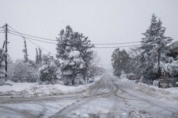 Εικόνες από παραμύθι: Βίντεο από drone δείχνει πώς έχει σκεπάσει την χώρα η «Μήδεια»