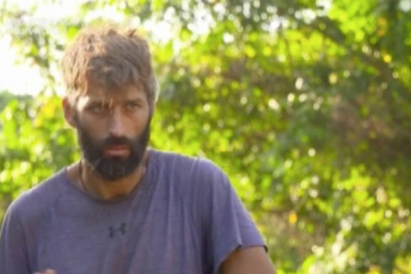 Survivor 4: Η νίκη του Μακρόπουλου… έτσουξε τον Παππά - Έδειξε στην κάμερα την ενόχλησή του