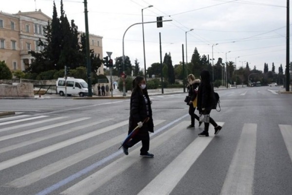 Αλαλούμ με τα νέα μέτρα: Οι διευκρινίσεις για τις αλλαγές στα SMS «6» και «2»