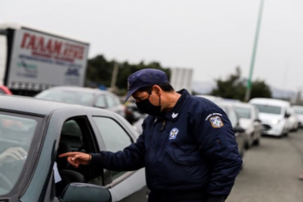 Μπλόκο ήταν και... πάει: Πάνω από 13.000 οχήματα έφυγαν την Μεγάλη Πέμπτη για επαρχία - Μόλις 200 ΙΧ γύρισαν πίσω!