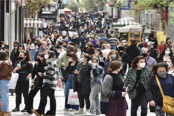 Λαοθάλασσα για ακόμη ένα Σάββατο στην Ερμού (Video)