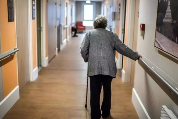 Θρίλερ με 68 θανάτους σε γηροκομείο στα Χανιά: Οι συνθήκες εγκατάλειψης και οι ανατριχιαστικές αποκαλύψεις (Video)